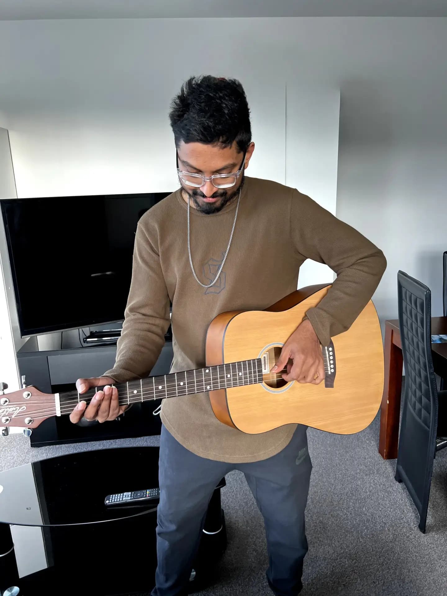 playing_guitar